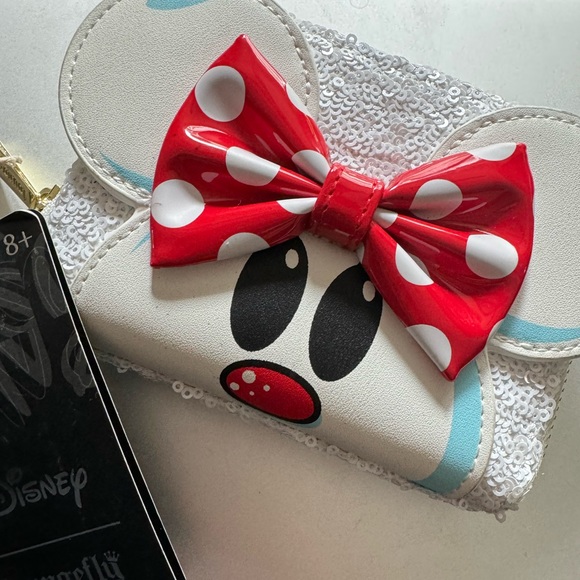 Loungefly Minnie Mouse snowman wallet - Picture 3 of 4
